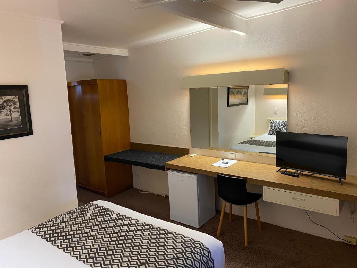 Ben Hall Motor Inn フォーブス エクステリア 写真